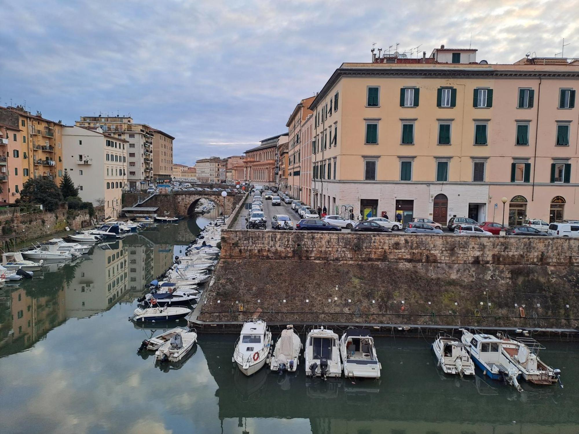 Giappone Inn Flat Livorno Exterior foto